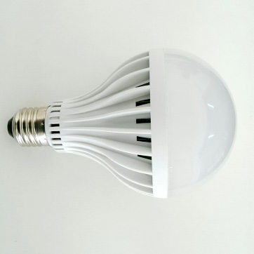 12W LED Крушка 220V E27 Студено Бяла Светлина 6000К [921-LED-E27-12W-WH]