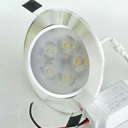 ЛЕД Луни за Вграждане 5W - Топла Светлина 3000К - Кликнете на изображението, за да го затворите