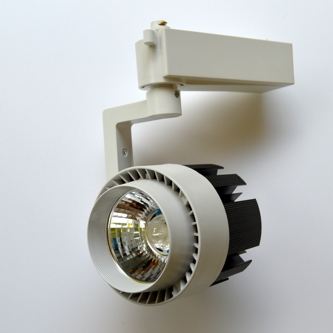 30W LED COB Релсов Прожектор Топло Бяла Светлина 3000K - Кликнете на изображението, за да го затворите