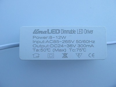 Димиращ се Драйвър за LED Осветителни тела с мощност от 8W до 12W Димиращ се Драйвър за LED Осветителни тела с мощност от 8W до 12W